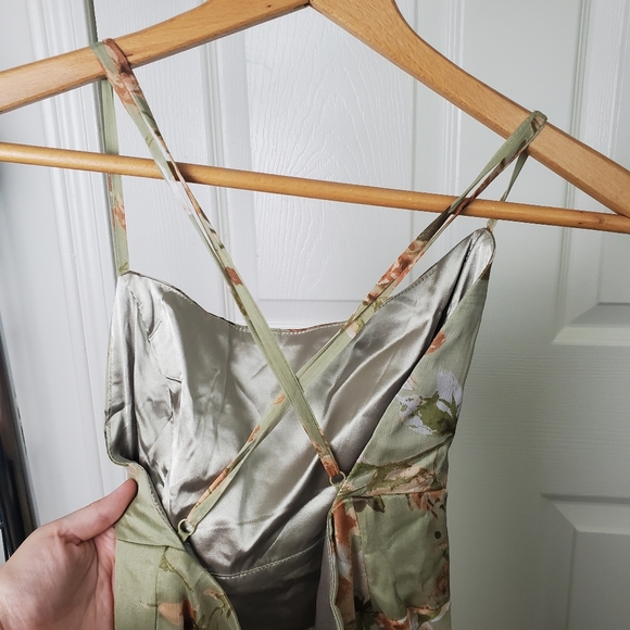 New Lulu's Mood of the Night Sage Green Floral Print Maxi Dress Size M - Picture 9 of 12